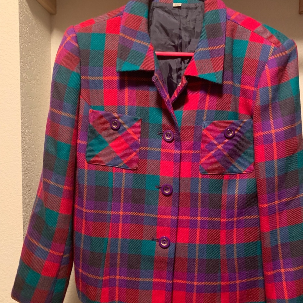 Retro plaid blazer!